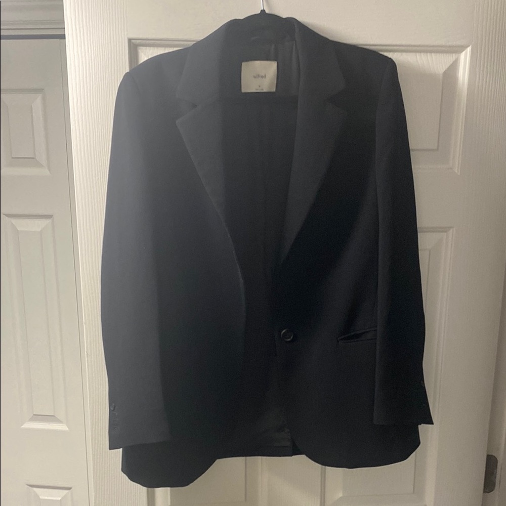 Aritzia Black Blazer